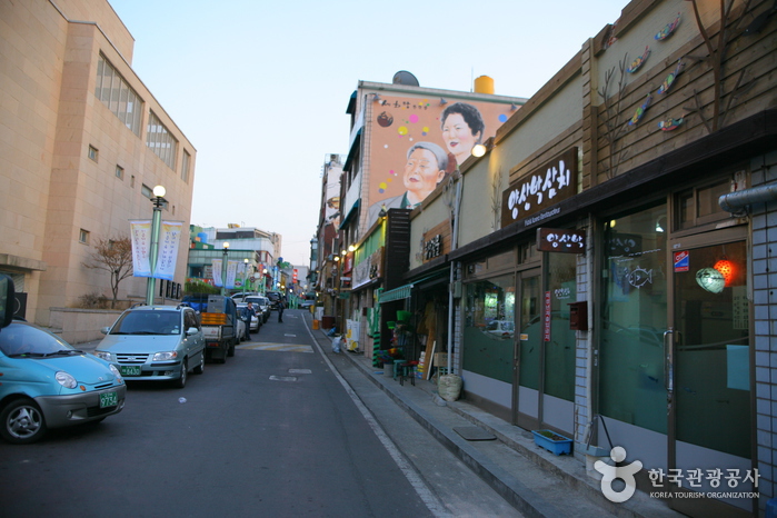 东仁川鲅鱼街(동인천 삼치거리)