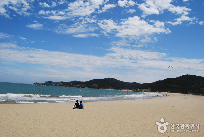 镇下海水浴场(진하해수욕장)