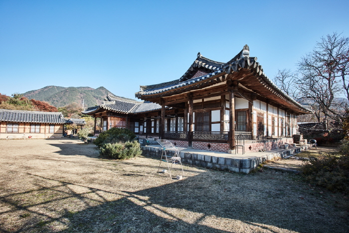报恩宣炳国故居(보은 선병국가옥 ) 报恩宣炳国故居(보은 선병국가옥 )