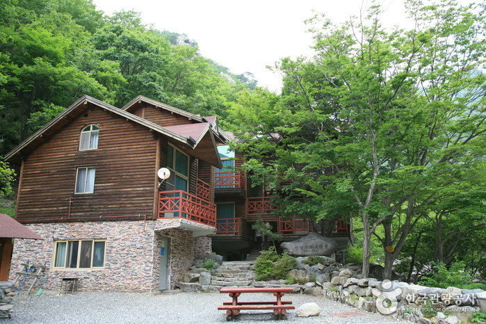 国立神佛山瀑布自然休养林(국립 신불산폭포 자연휴양림) 国立神佛山瀑布自然休养林(국립 신불산폭포 자연휴양림)