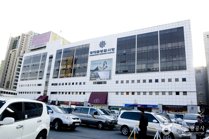 Dongdaemun Shopping Complex (Hanbok Shops) (동대문종합시장 한복상가)