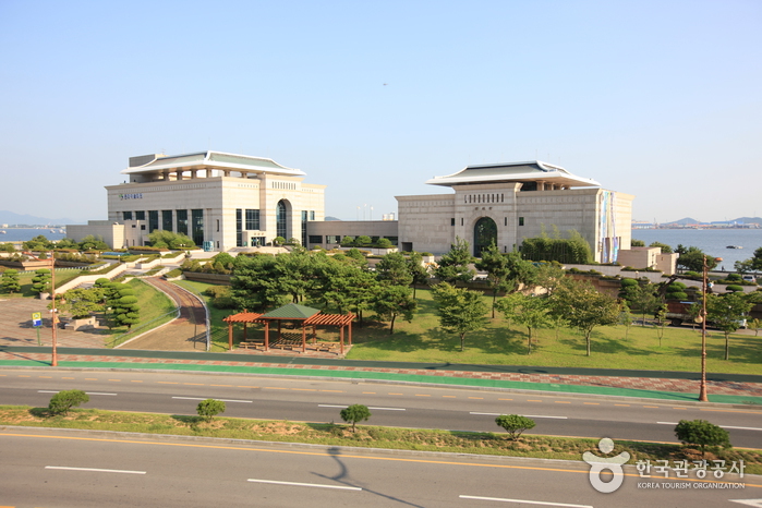 Mokpo Culture & Arts Center (목포문화예술회관) Mokpo Culture & Arts Center (목포문화예술회관)