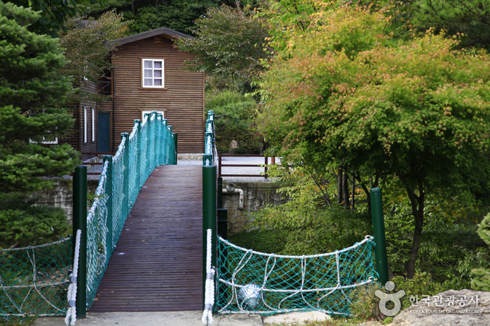 Seongjubong Recreational Forest (성주봉자연휴양림)