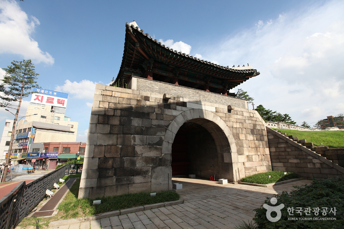 Gwanghuimun Gate (광희문)