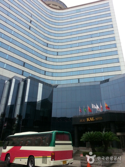 Jeju KAL Hotel Casino (Golden Beach) (제주칼호텔 (주)골든비치) Jeju KAL Hotel Casino (Golden Beach) (제주칼호텔 (주)골든비치)