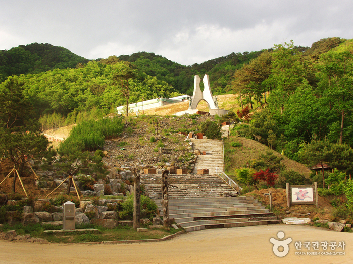 Hwacheon Bimok Park (화천 비목공원)
