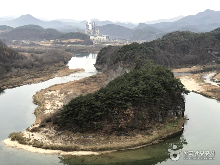 Korean Peninsula-shaped Cliffs-Gangwon Paleozoic Geopark (한반도지형-강원고생대 국가지질공원)