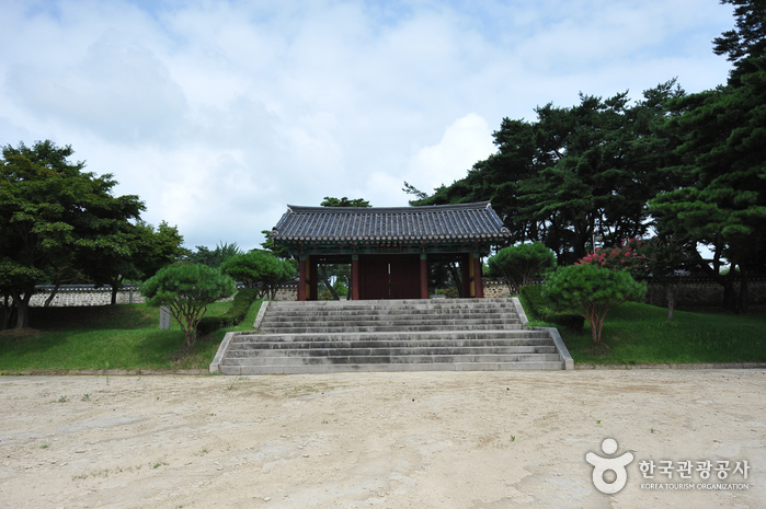 Hwangtohyeon Donghak Peasant Revolution Commemoration (황토현동학농민혁명기념제)