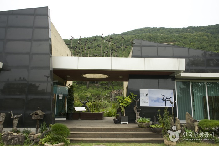 Neunggang Sotdae Art Museum (능강솟대문화공간) Neunggang Sotdae Art Museum (능강솟대문화공간)