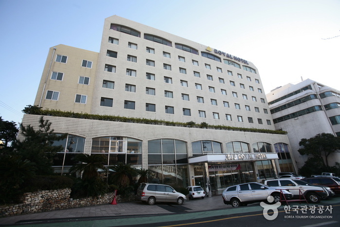 Jeju Royal Hotel (제주로얄호텔) Jeju Royal Hotel (제주로얄호텔)