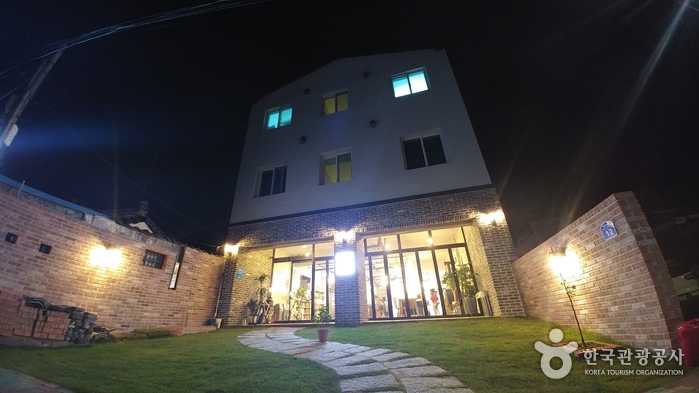 ALLEY HOSTEL & GUESTHOUSE [Korea Quality] / 앨리게스트하우스 [한국관광 품질인증/Korea Quality]