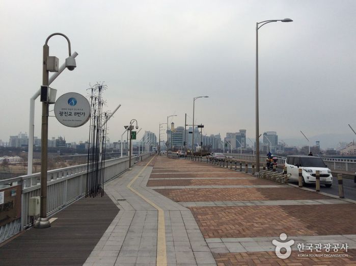 Gwangjingyo 8th Avenue (광진교 8번가)