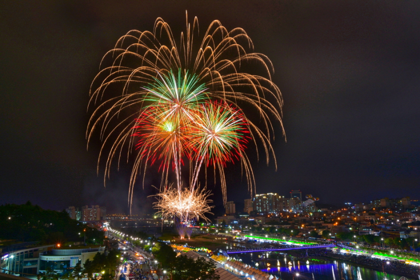 Gangneung Danoje Festival (강릉단오제)