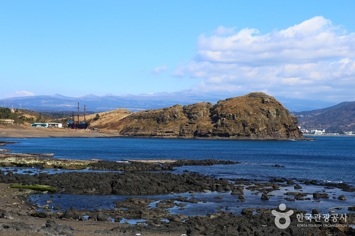Côte Yongmeori (용머리해안)