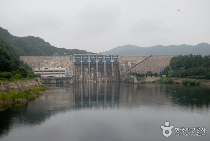 Barrage Daecheong Dam (대청댐) Barrage Daecheong Dam (대청댐)