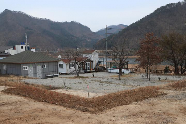 강촌강변오토캠핑장 