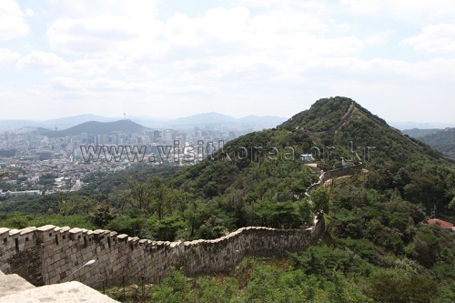 Berg Bugaksan (북악산) Berg Bugaksan (북악산)