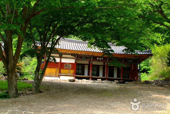 Einsiedelei Baengnyeonam (Cheongsong) (백련암-청송) Einsiedelei Baengnyeonam (Cheongsong) (백련암-청송)