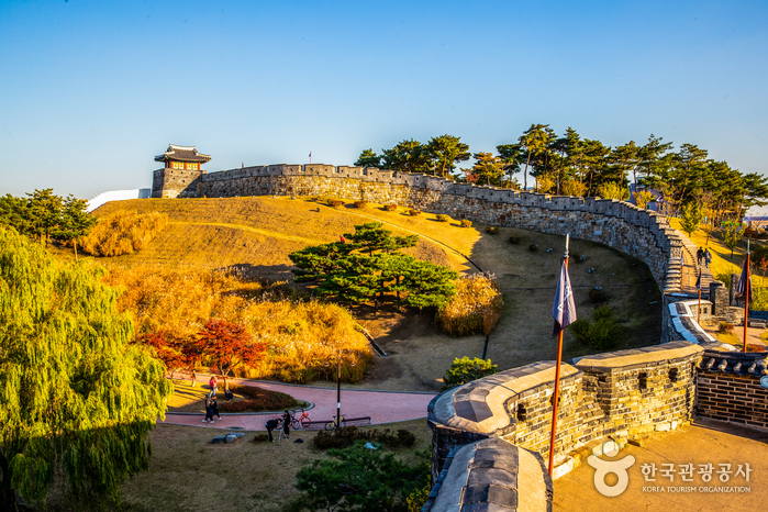 Festung Suwon Hwaseong [UNESCO Weltkulturerbe] (수원 화성 [유네스코 세계문화유산])