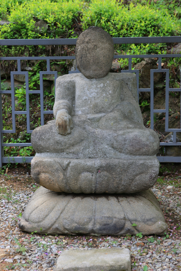 탑동석불